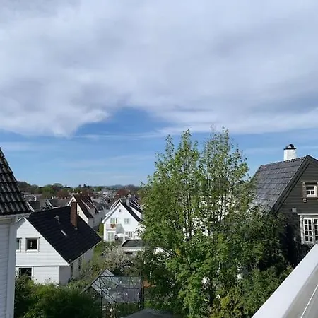 Appartement Toppleilighet I Tomannsbolig