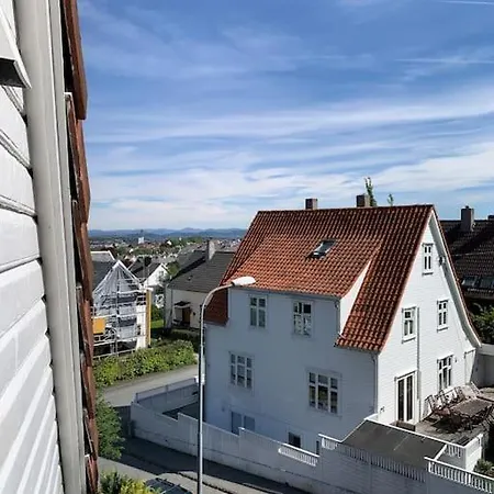 Apartment Toppleilighet I Tomannsbolig *